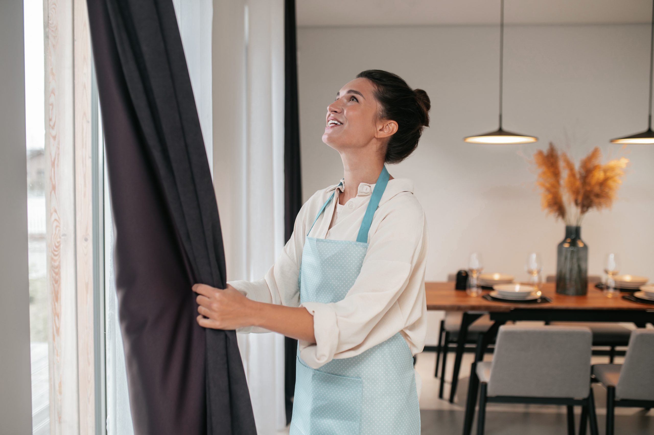 Nettoyage et fraîcheur des textiles et rideaux de la maison
